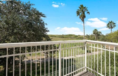South Side House | Serene Coastal Getaway - Spacious 4BR Retreat, 15 Minutes from Beach & Attractions! Fast WiFi, Free Parking, and King Size Bed!