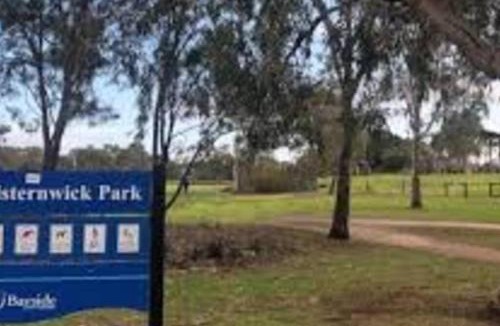 Elwood Apartment | Serene Coastal Haven