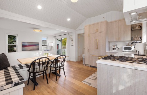 Pine Park Neighborhood Cottage | Serene cottage in charming Edmonds