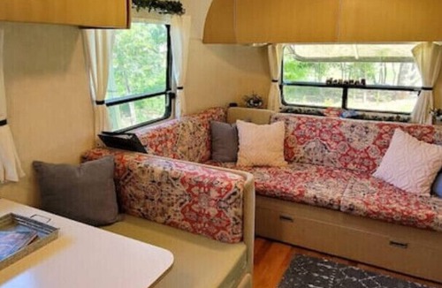 Pleasant Hill House | Serene Countryside Glampingn