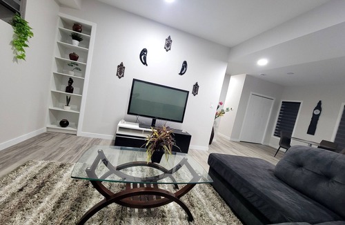 Niverville House | Serene Cove Stays 1BR entire suite