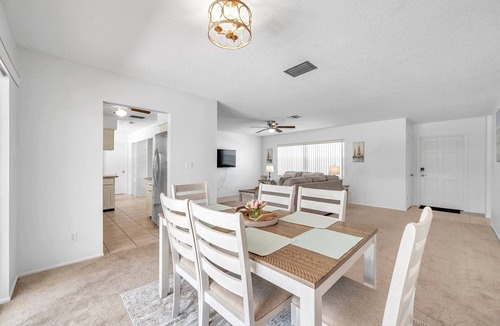 West Bradenton House | Serene Cove with heated pool + spacious yard near beaches