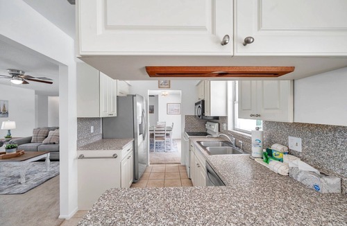 West Bradenton House | Serene Cove with heated pool + spacious yard near beaches
