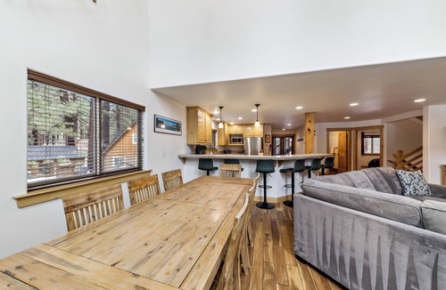Sierra Tract Ski Chalet | Serene Creekside Chalet: Hot Tub, Games, BBQ