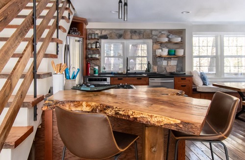 Munnsville House | Serene Creekside Escape: Your perfect Hideout Year-Round