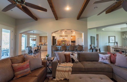 Thrall House | Serene Custom 4-bedroom house on 150 acres in charming Thrall