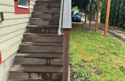 Hillsboro Apartment | Serene Deck & Gazebo Loft