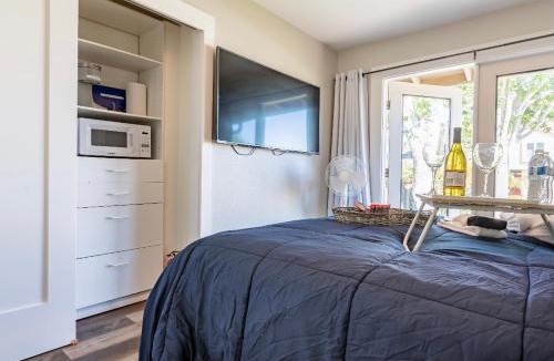 Del Mar Heights House | Serene Del Mar Beach Private Entrance 1 Bd 1 BA Suite