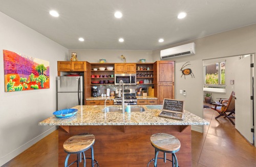Kayenta Cottage | "SERENE DESERT GETAWAY" La Casa Coyote, Kayenta Art Village W/Views of Red Rock