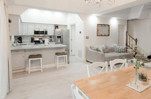 Rocky Mount House | Serene Duplex Lakefront Retreat: sleeps up to 20