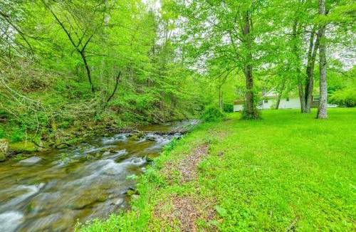 Roscoe Apartment | Serene Duplex with On-Site Brook in Callicoon Center