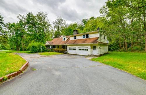 Roscoe Apartment | Serene Duplex with On-Site Brook in Callicoon Center