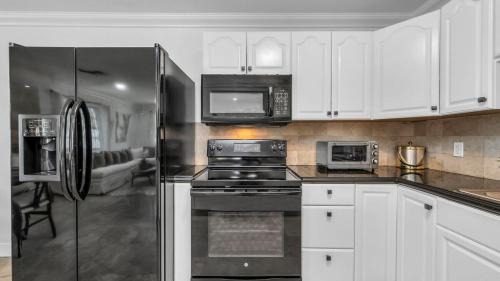 Southside Villa | Serene El Cid Retreat