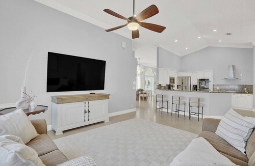 Greenview Shores House | Serene Equestrian Spa Villa