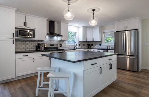 Lyle House | Serene Escape in Lyle!