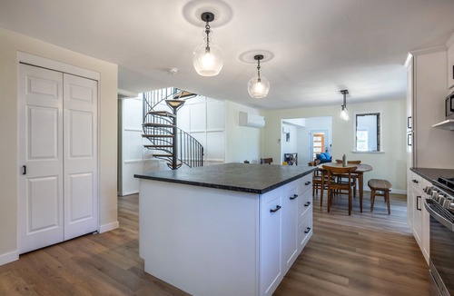 Lyle House | Serene Escape in Lyle!