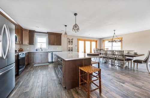 Ellenville House | Serene escape with private lake