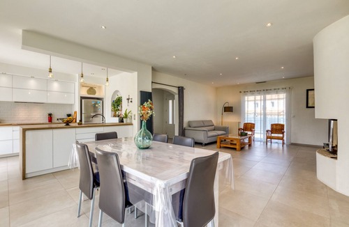Frontignan Villa | Serene, Family-Friendly Villa du Soleil: Comfort Between Sea and Countryside