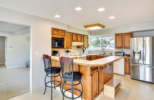 Forest Grove House | Serene Forest Grove Home w/Deck & Stunning Views!