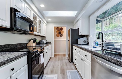 Southeast Eugene House | Serene Forest Haven