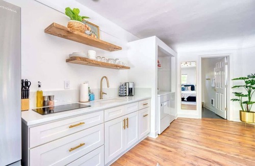 Ashcreek Apartment | Serene Forest Studio - Walk to Multnomah Village