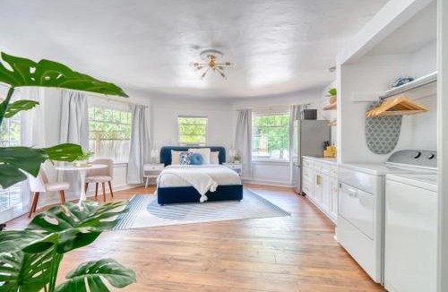 Ashcreek Apartment | Serene Forest Studio - Walk to Multnomah Village