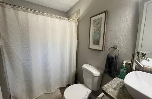 Irvine Industrial Complex-East Apartment | Serene Garden Home