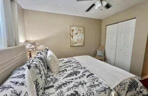 Irvine Industrial Complex-East Apartment | Serene Garden Home
