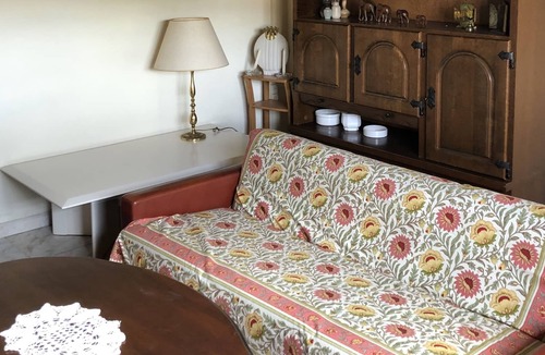Frayssinet-le-Gelat Cottage | Serene Gite