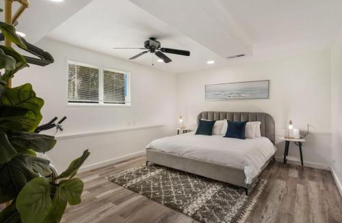 Picnic Point-North Lynnwood House | Serene Group Getaway Prime Location