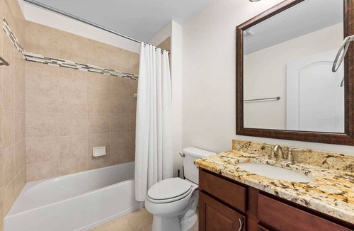 Libertyville House | Serene Haven on Cater Ln