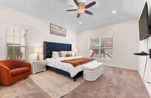 Libertyville House | Serene Haven on Cater Ln