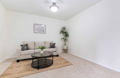 Pleasant Valley House | Serene Haven Retreat on se 141st pl