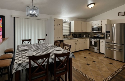 Wyoming House | Serene Haven Retreat: Sleeps 16!
