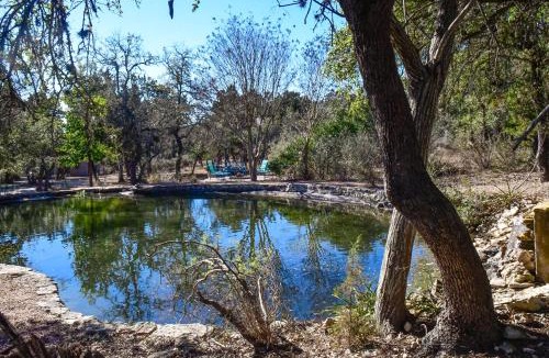 Boerne House | Serene Hill Country Wildlife Sanctuary w/Porch