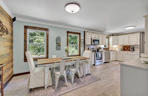 Columbia House | Serene Hilltop Getaway - Near Lieper's Fork
