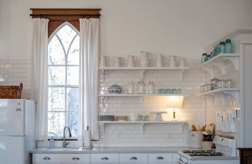 Goode House | Serene History-Soaked Retreat | VA Countryside