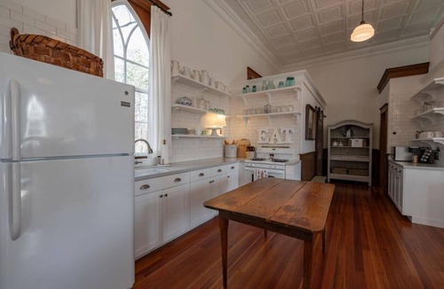Goode House | Serene History-Soaked Retreat | VA Countryside
