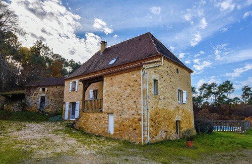 Loubejac House | Serene Holiday Home in Loubejac with Private Swimming Pool