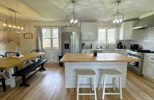 Stevensville House | Serene home heated pool close to wine trail large fenced yard