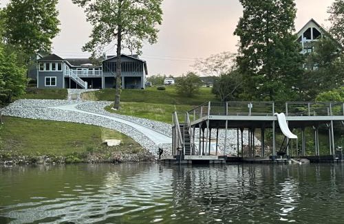 Caryville House | Serene Home Sleeps 14 Dock Waterslide Near Marina