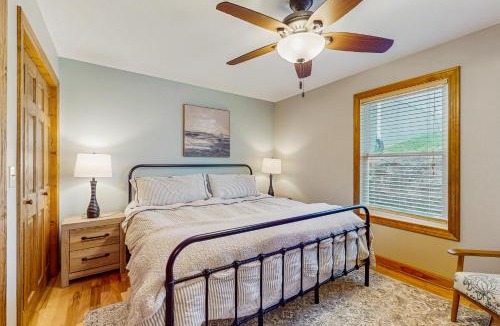 Caryville House | Serene Home Sleeps 14 Dock Waterslide Near Marina