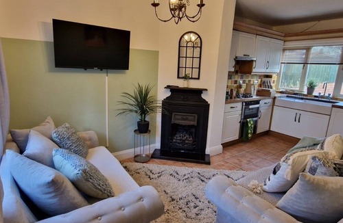 Port Sunlight House | Serene House in Port Sunlight