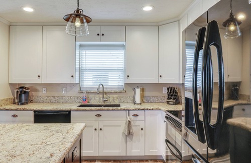 Stanislaus County Cottage | Serene Hughson Vacation Rental w/Shared Pool