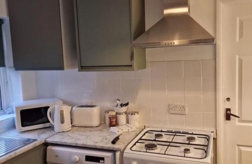 Bletchley House | Serene Inn Near Bletchley Park