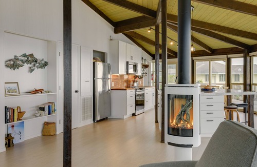 Manchester House | Serene Irish Beach Home w/Panoramic Ocean Views!