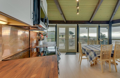 Manchester House | Serene Irish Beach Home w/Panoramic Ocean Views!