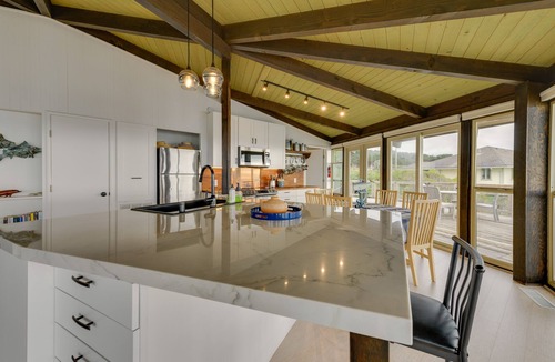 Manchester House | Serene Irish Beach Home w/Panoramic Ocean Views!