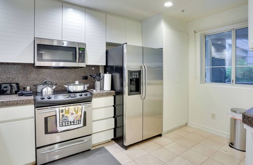 Airport Area Condo | Serene Irvine Retreat w/Heated Pool Access!