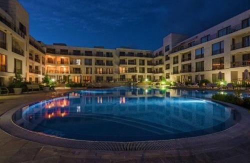 Del Rey Apartment | Serene King Bed Condo, MDR
